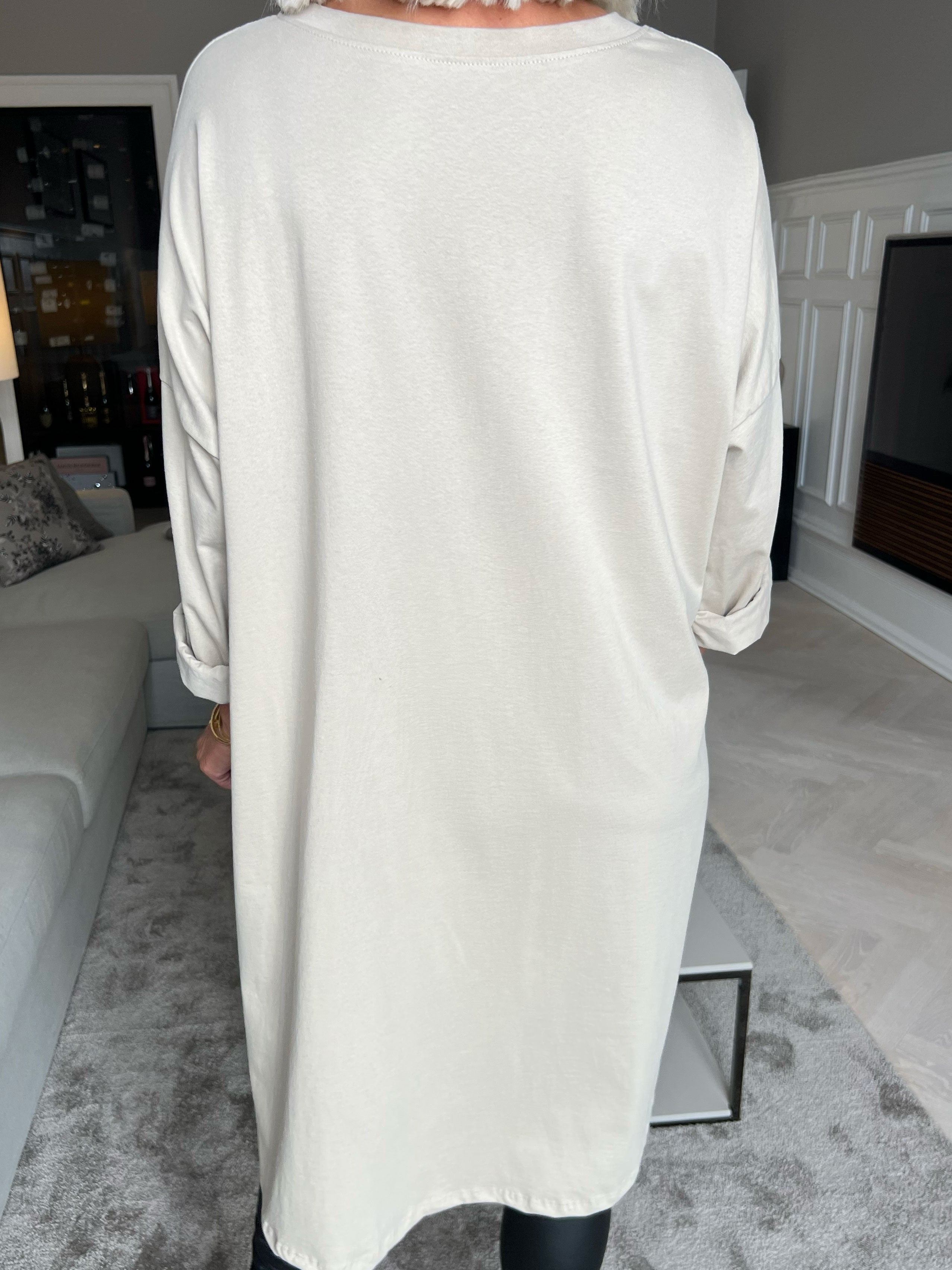 Amal - Maxiklänning i bomull med tryck framtill